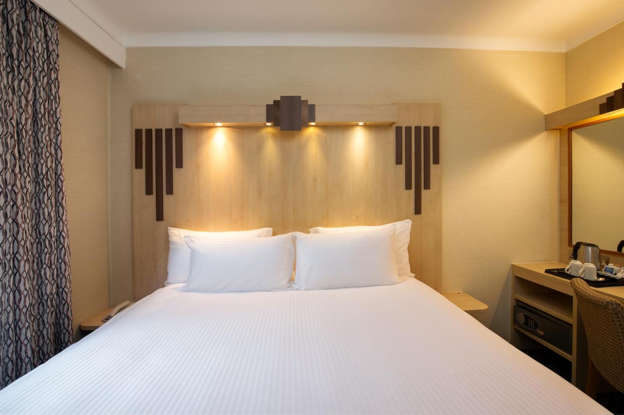 Standard King Room Park View